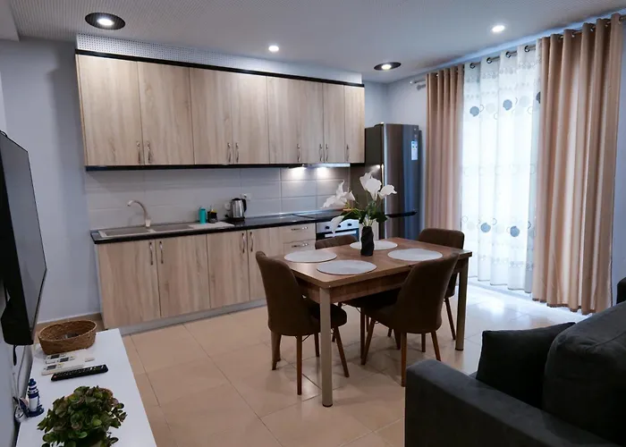 Cattleya Golem (Tirana)