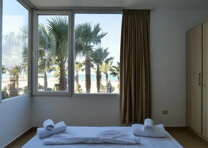 Cattleya * Golem (Tirana)